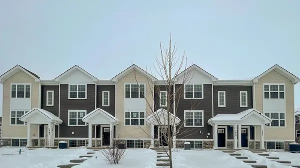 1449 Oakfield LN, Pingree Grove, IL 60140