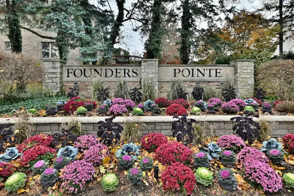 45 Founders Pointe North DR, Bloomingdale, IL 60108