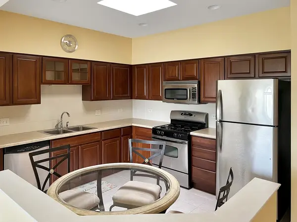 3451 N Carriageway DR #503, Arlington Heights, IL 60004