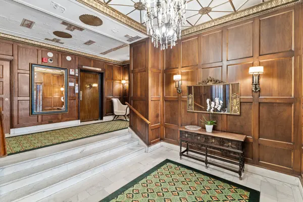 2912 N Commonwealth AVE #11CD, Chicago, IL 60657