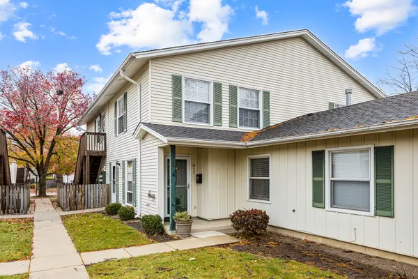 817 Wellington AVE #817, Elk Grove Village, IL 60007
