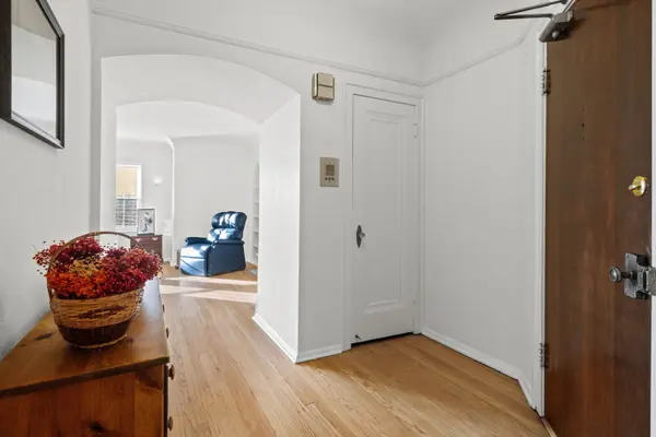 8037 Kenton AVE #2S, Skokie, IL 60076