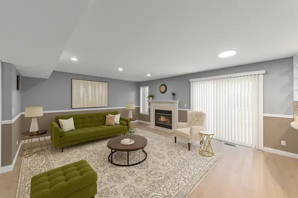 903 Old Oak CIR, Algonquin, IL 60102