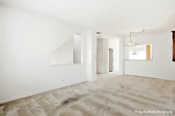 548 New Haven DR #548, Cary, IL 60013
