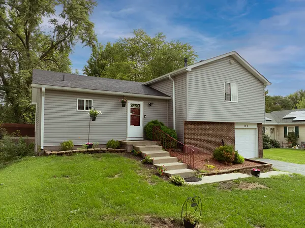 140 Thackeray DR, Bolingbrook, IL 60440