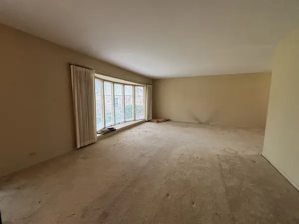 1305 W Mulberry LN, Arlington Heights, IL 60005