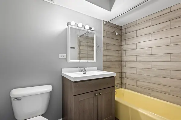 315 Des Plaines AVE #607, Forest Park, IL 60130