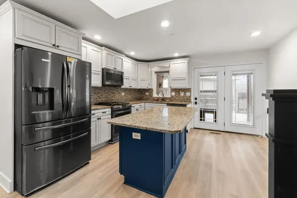 5217 Kathleen CT, Oak Forest, IL 60452