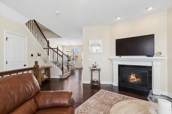 824 E Wing ST, Arlington Heights, IL 60004