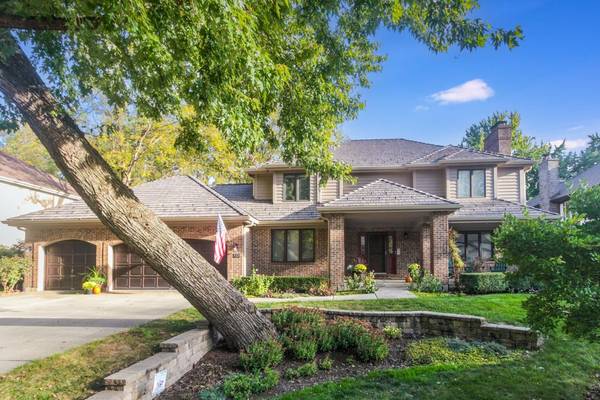 933 Doral DR, Bartlett, IL 60103