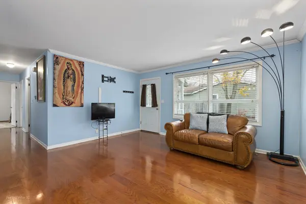 18596 W Karen LN, Gurnee, IL 60031