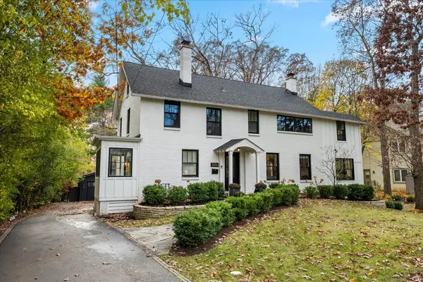 396 Orchard LN, Highland Park, IL 60035