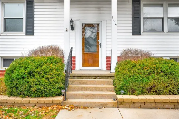 104 E Douglas ST, Carlock, IL 61725