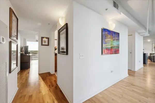 9715 Woods DR #1110, Skokie, IL 60076