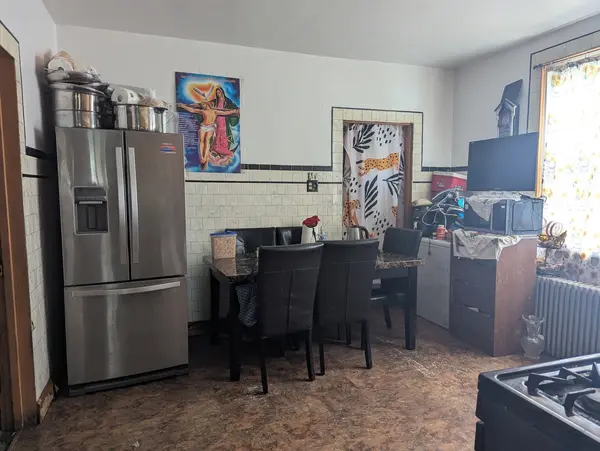 7548 W 61st ST, Summit, IL 60501