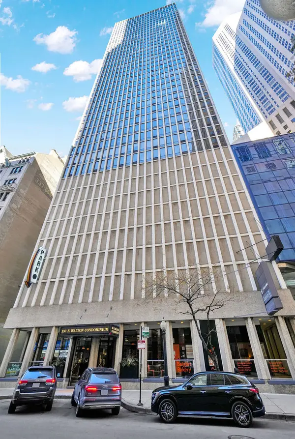 100 E Walton ST #17C, Chicago, IL 60611