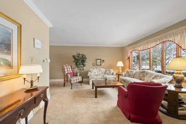 9 Merry CT, Countryside, IL 60525