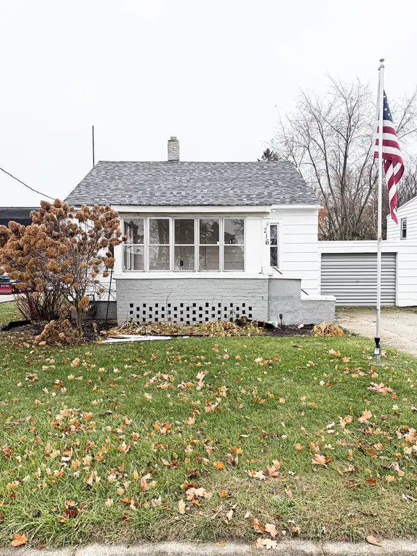 216 E 3rd ST, Aroma Park, IL 60910