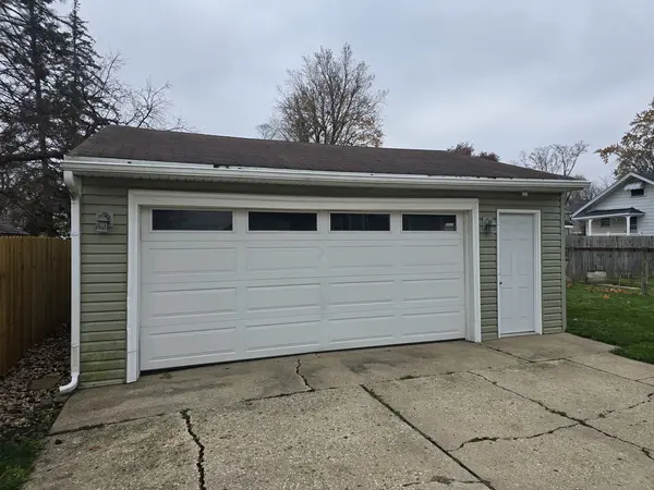 417 Stewart AVE, Woodstock, IL 60098