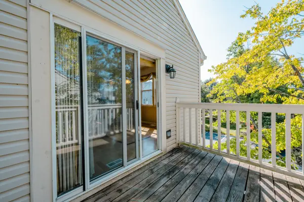 621 W Natalie LN, Addison, IL 60101