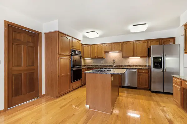 14518 Golf RD, Orland Park, IL 60462