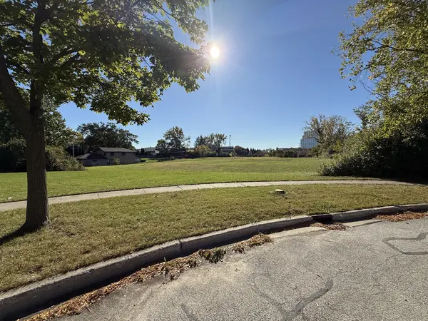 532/544 Fairfield CT, Lombard, IL 60148