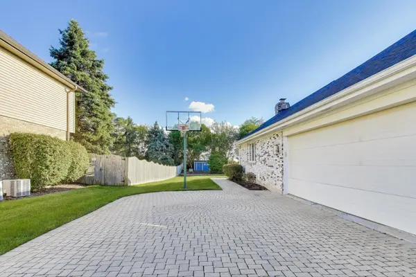 12057 Longmeadow LN, Homer Glen, IL 60491