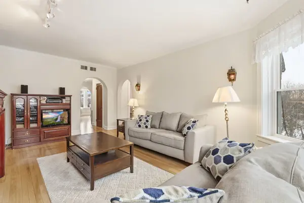 1533 W Thorndale AVE #3W, Chicago, IL 60660