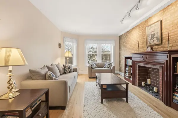 1533 W Thorndale AVE #3W, Chicago, IL 60660