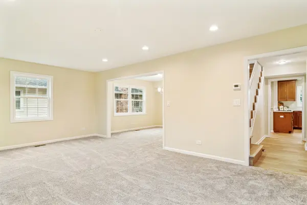 630 Woodhollow LN, Buffalo Grove, IL 60089