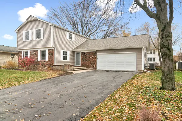 630 Woodhollow LN, Buffalo Grove, IL 60089