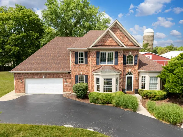 4308 Royal Windyne CT, St. Charles, IL 60174