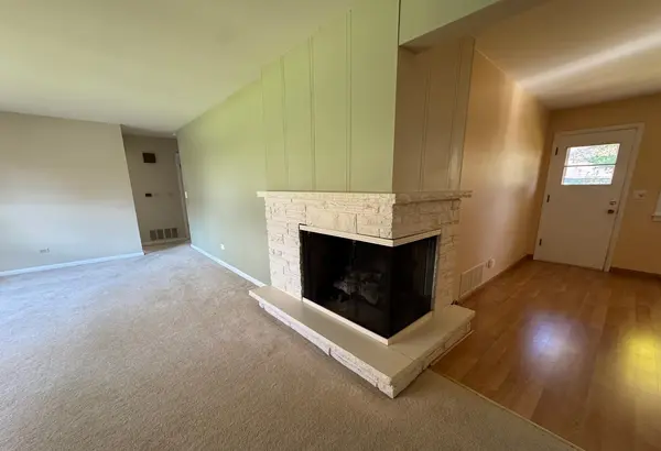 Address not disclosed, East Dundee, IL 60118