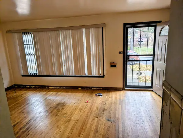 7935 S East End AVE, Chicago, IL 60617