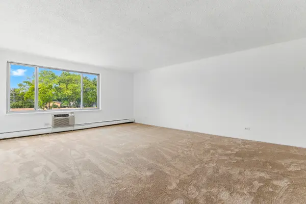 1207 S Old Wilke RD #303, Arlington Heights, IL 60005