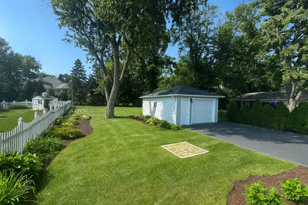 758 N Kenilworth AVE, Glen Ellyn, IL 60137