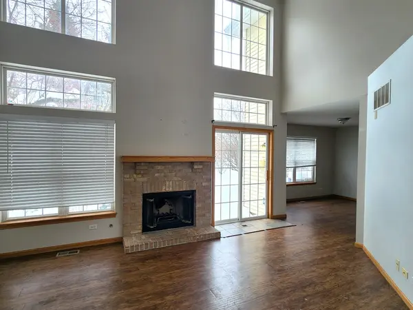 10540 Wakefield LN, Huntley, IL 60142