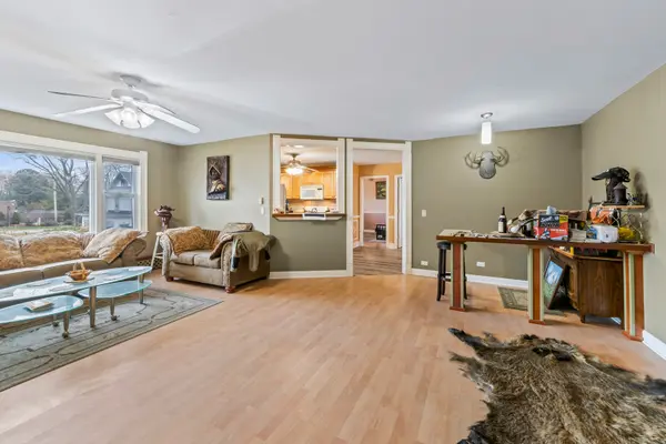 1119 E ALGONQUIN RD #11, Arlington Heights, IL 60005