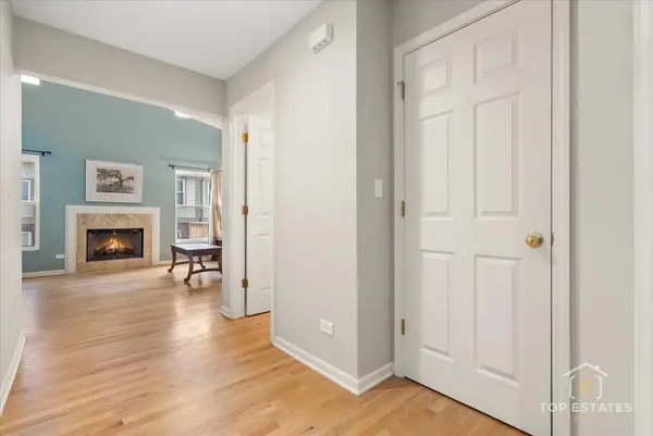 1631 PAULINE CIR, Mundelein, IL 60060