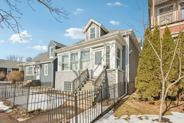 2115 Emerson ST, Evanston, IL 60201