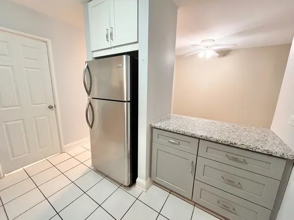 1501 E Churchill DR #105, Palatine, IL 60074