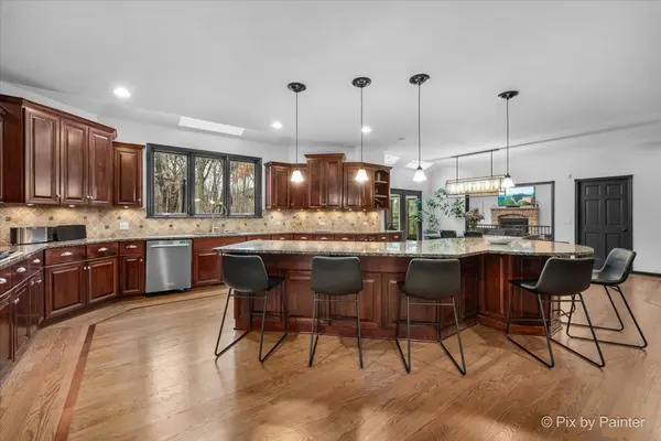 3041 Majestic Oaks LN, St. Charles, IL 60174