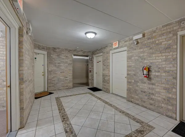 8650 Laporte AVE #1A, Burbank, IL 60459