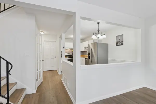 625 Breakers PT, Schaumburg, IL 60194