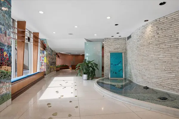 6301 N Sheridan RD #22D, Chicago, IL 60660