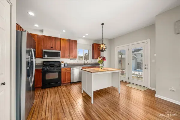 2455 Montclair LN, Montgomery, IL 60538