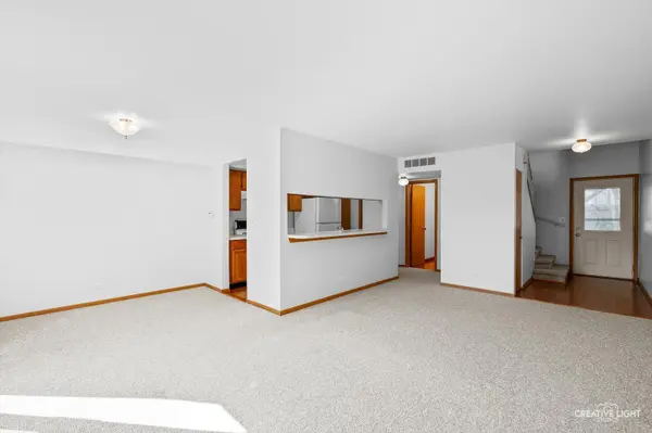 7419 Canterbury PL, Downers Grove, IL 60516