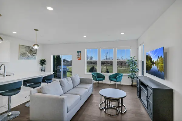 3202 Martini ST, Mundelein, IL 60060