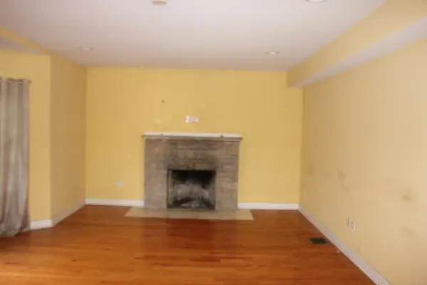 10200 S Rhodes AVE, Chicago, IL 60628