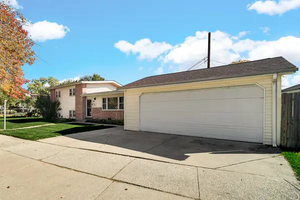 420 Carey CT, Chicago Heights, IL 60411